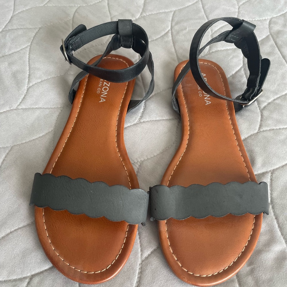 Womens Flat Sandals size 6!